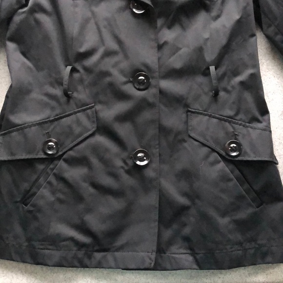 Rain coat - Picture 3 of 4